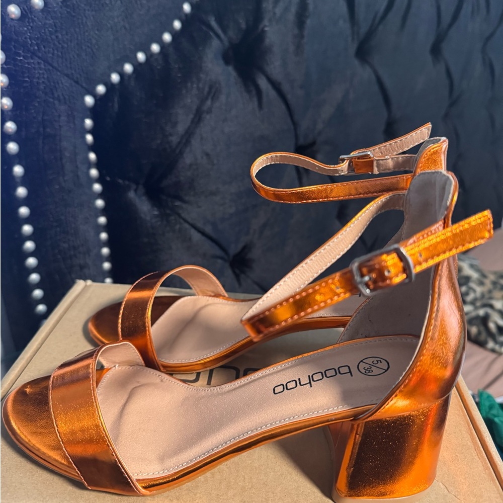Heel Metalic Orange Wide Fit